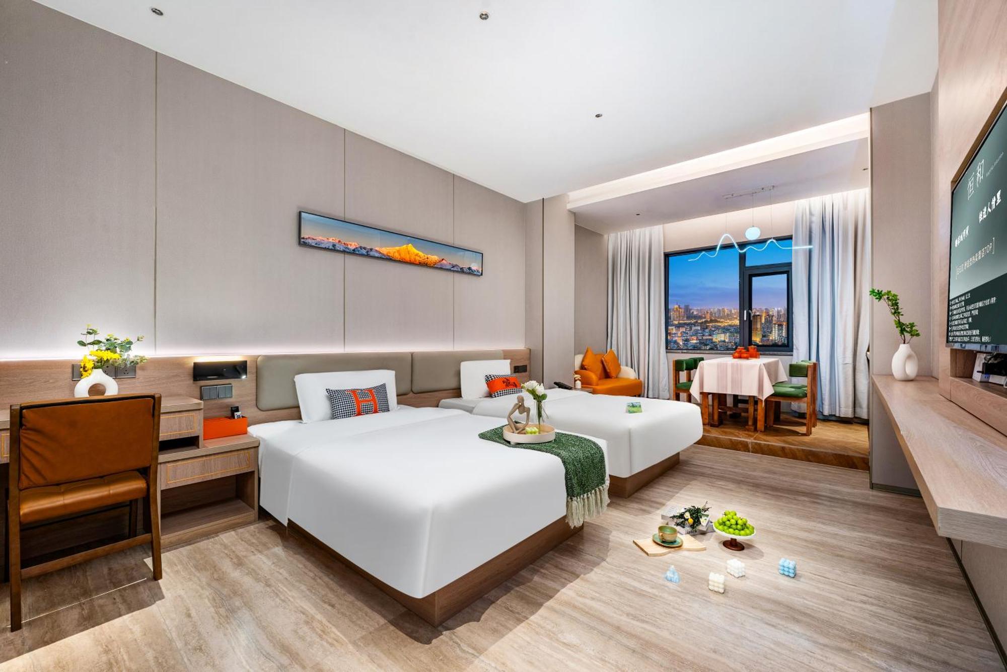 Henghe Selected S Design Hotel - Flagship Store Of Guangzhou Baiyun Railway Station International Convention Center--Reputation Preferred المظهر الخارجي الصورة